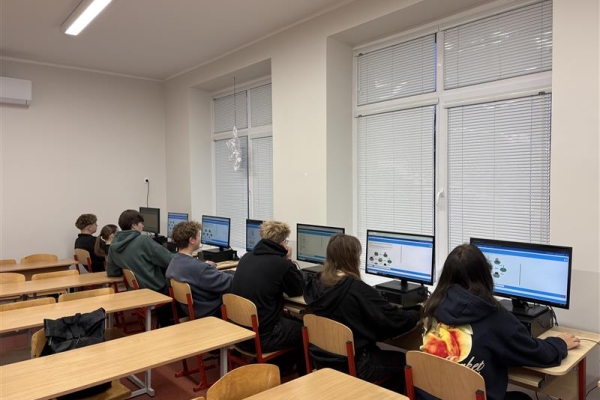 Mokiniai šiais metais taip pat dalyvavo tarptautiniame „Bebro“ informatikos ir informatinio mąstymo konkurse